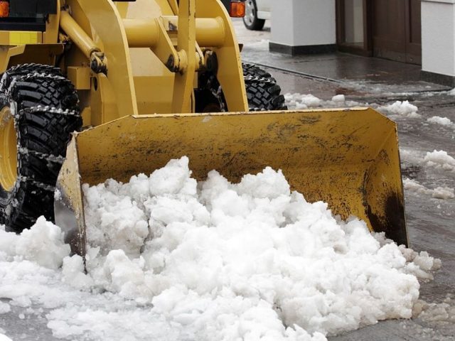 Snow Removal Delta 💯 AJP Building Maintenance Services ✔️