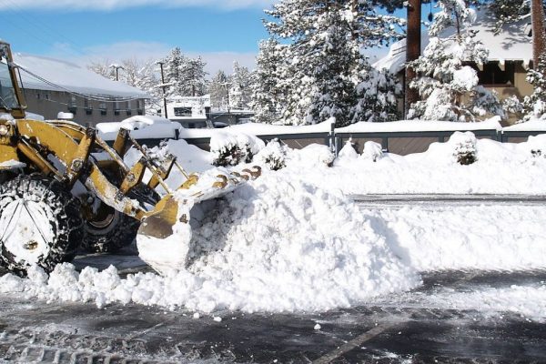 Snow Removal Surrey 💯 AJP Building Maintenance Services ✔️