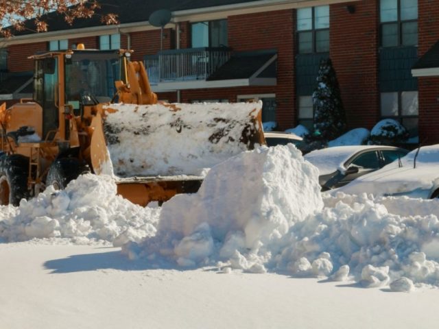 Snow Removal Surrey 💯 AJP Building Maintenance Services ✔️
